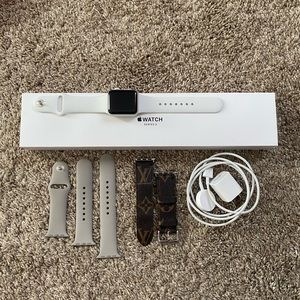 ❌SOLD❌ Apple iWatch Series 3 38mm